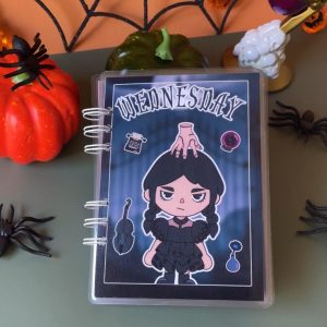 Wednesday ( Mini libro con velcro)
